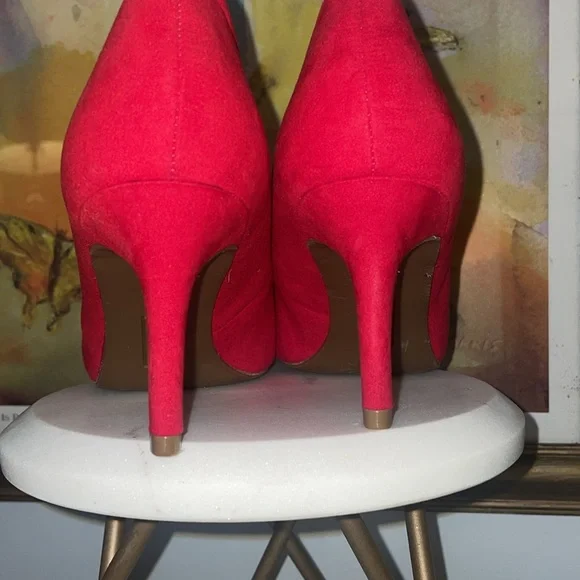 Red suede Alfani heels with rhinestones size 6.5 - Picture 2 of 4